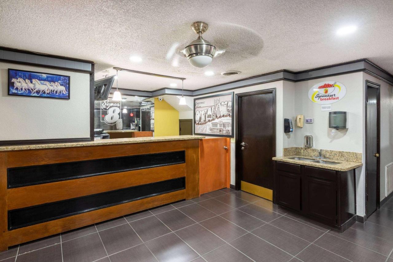 Super 8 By Wyndham Tulsa/arpt/st Fairgrounds Motel