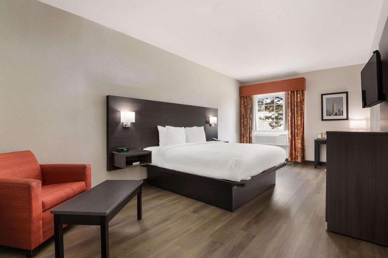 Hotel Quality I-44 3*