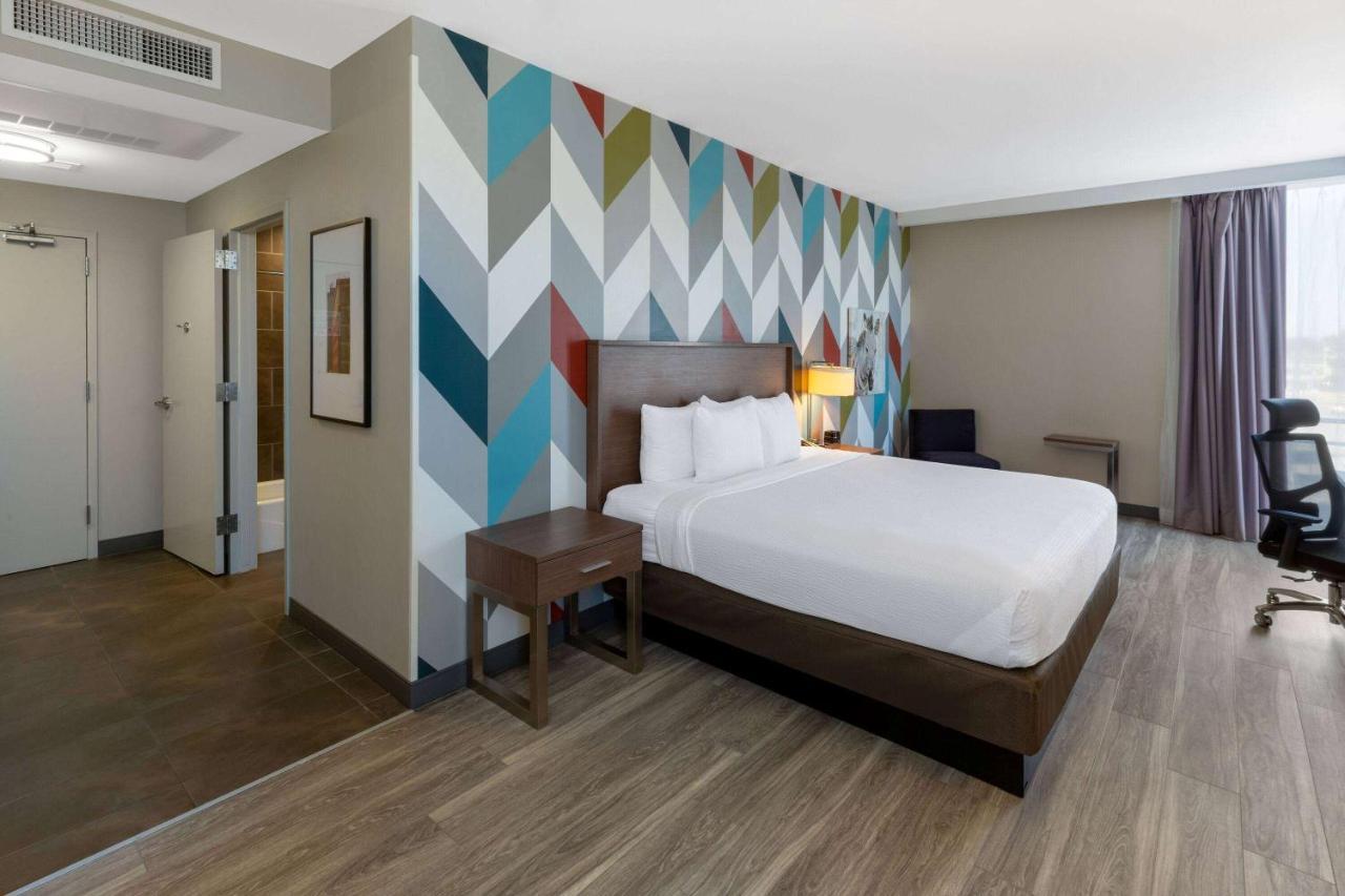 La Quinta & By Wyndham Downtown - Route 66 Tulsa