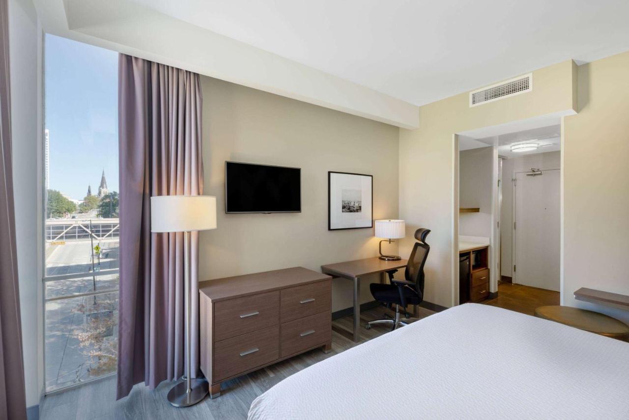 Hotel La Quinta & By Wyndham Downtown - Route 66 Tulsa