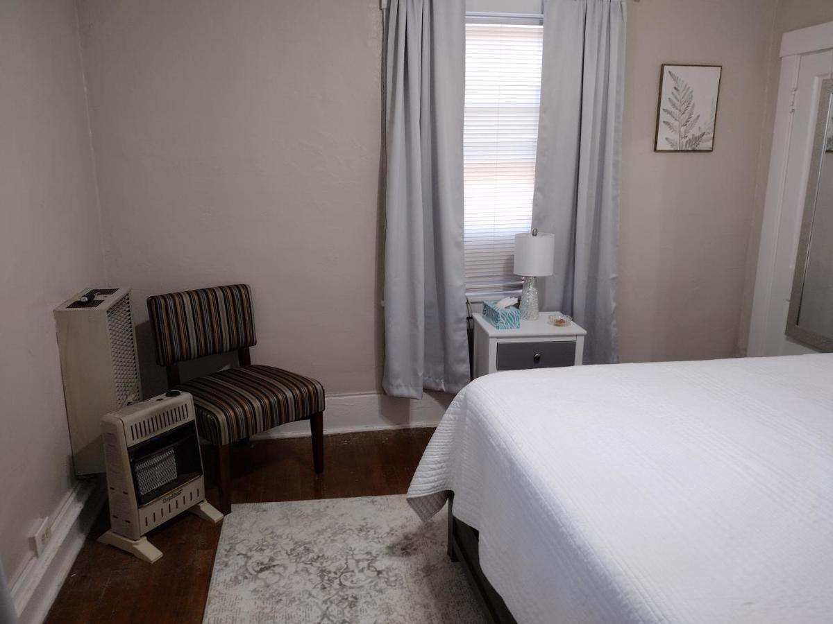 Cherry Street Vintage Apartment-free Parking! * Tulsa