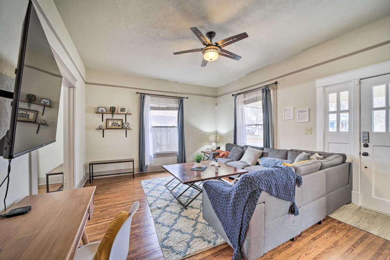 Pet-friendly Home, 2 Mi To Downtown! Holiday home *