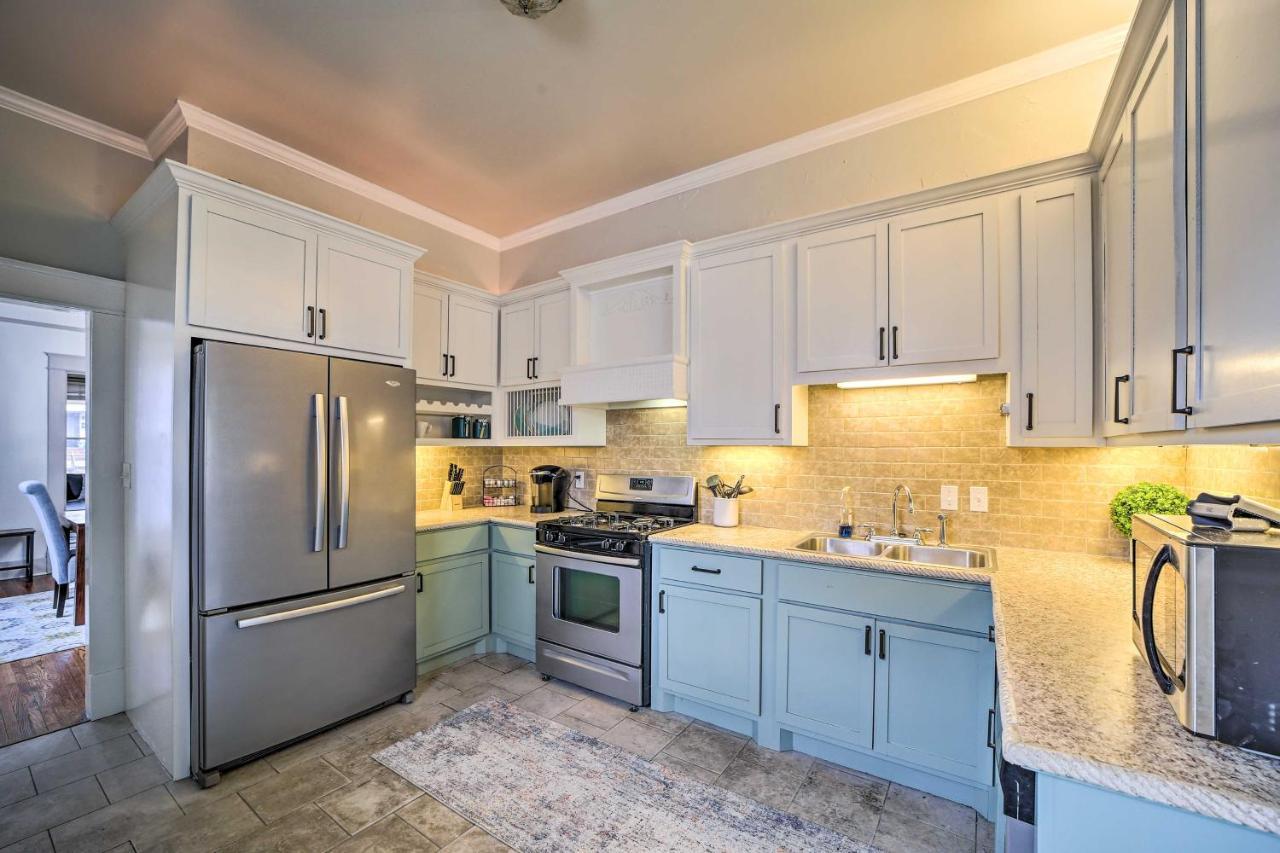 Pet-friendly Home, 2 Mi To Downtown! Holiday home *