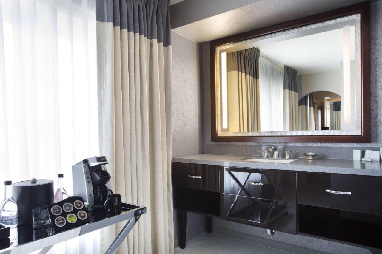 Ambassador Tulsa, Autograph Collection Hotel 4*