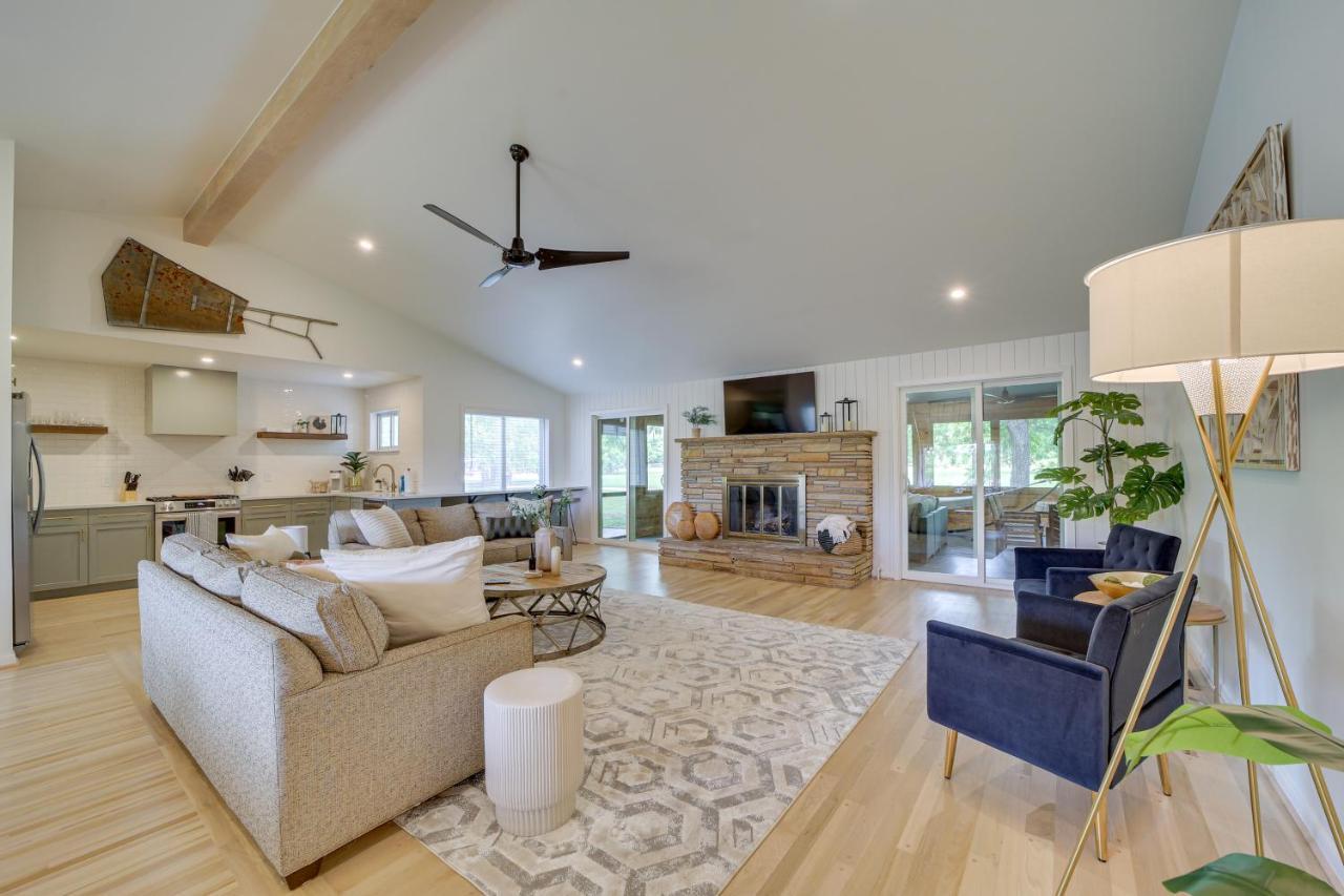 Well-appointed With Fire Pit And Patio! Tulsa