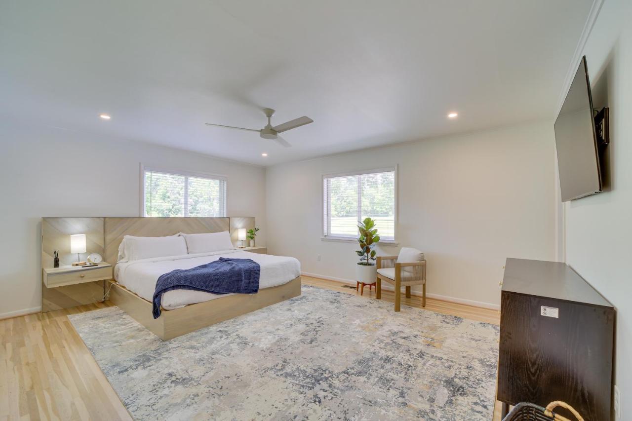 Holiday home Well-appointed With Fire Pit And Patio!