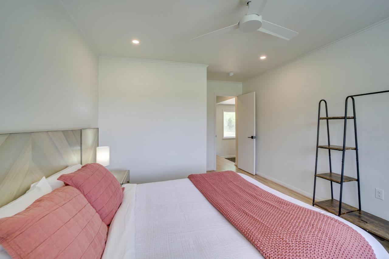 Well-appointed With Fire Pit And Patio! Holiday home Tulsa