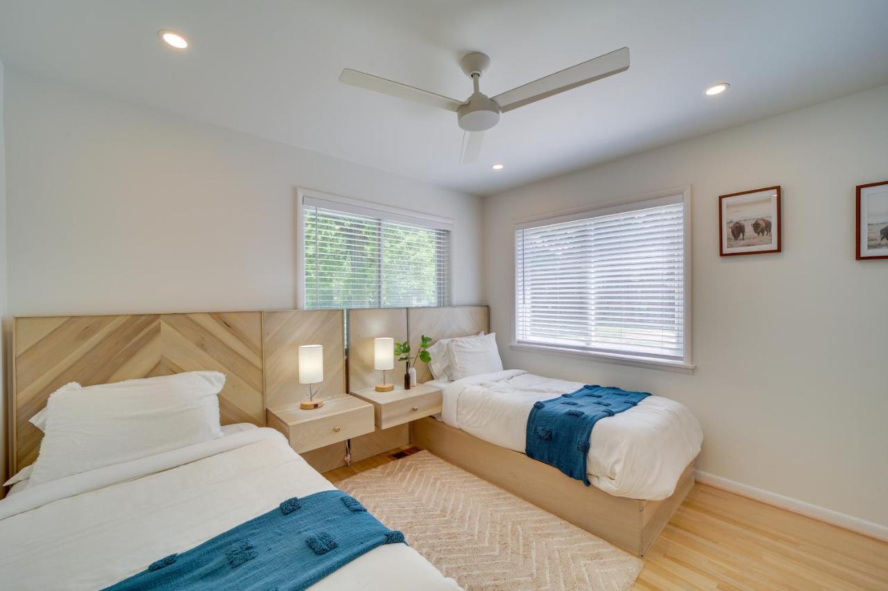 Well-appointed With Fire Pit And Patio!