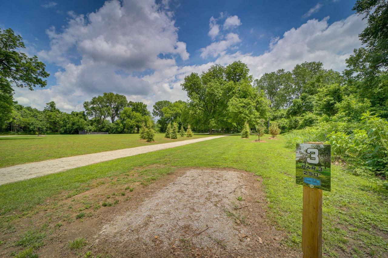 Well-appointed With Fire Pit And Patio! Holiday home