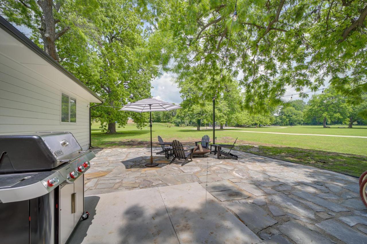 Well-appointed With Fire Pit And Patio! Tulsa