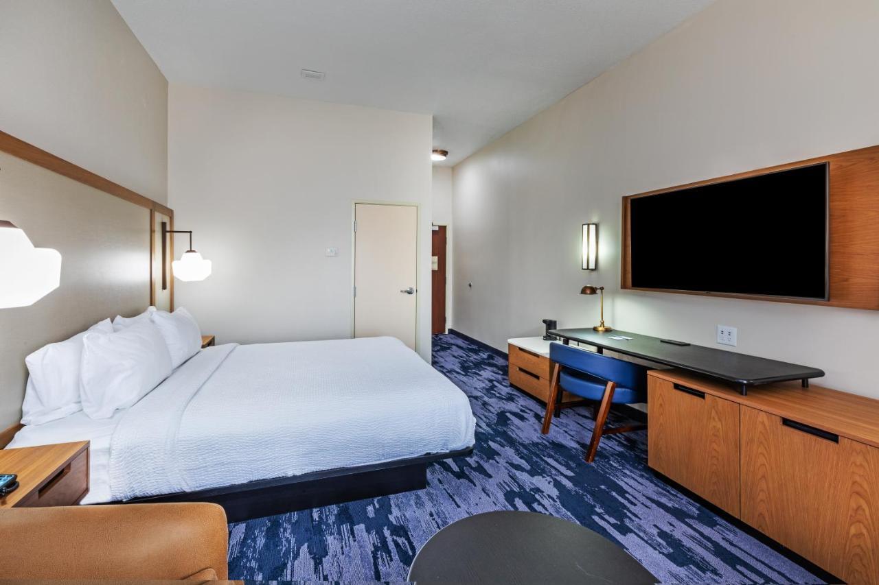 Fairfield & Downtown Arts District Hotel
