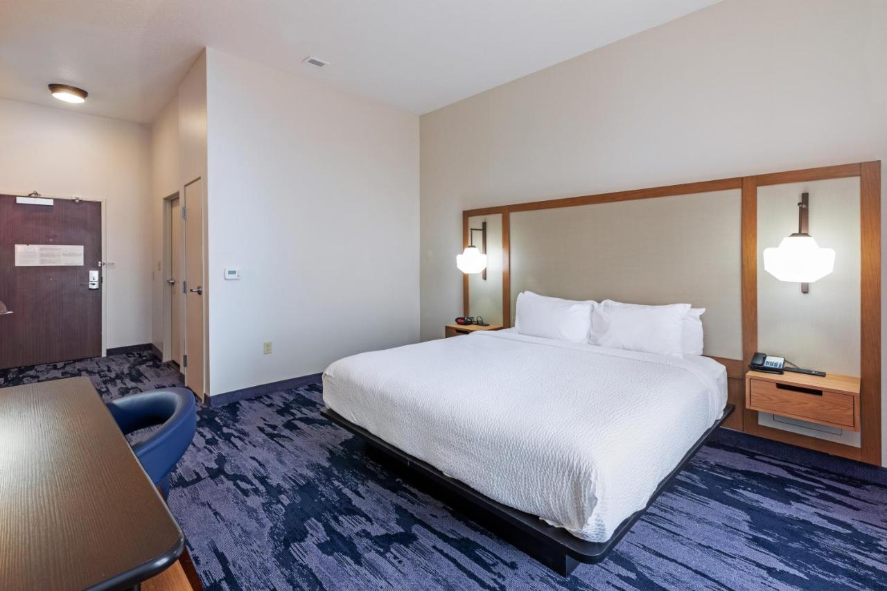 Hotel Fairfield & Downtown Arts District