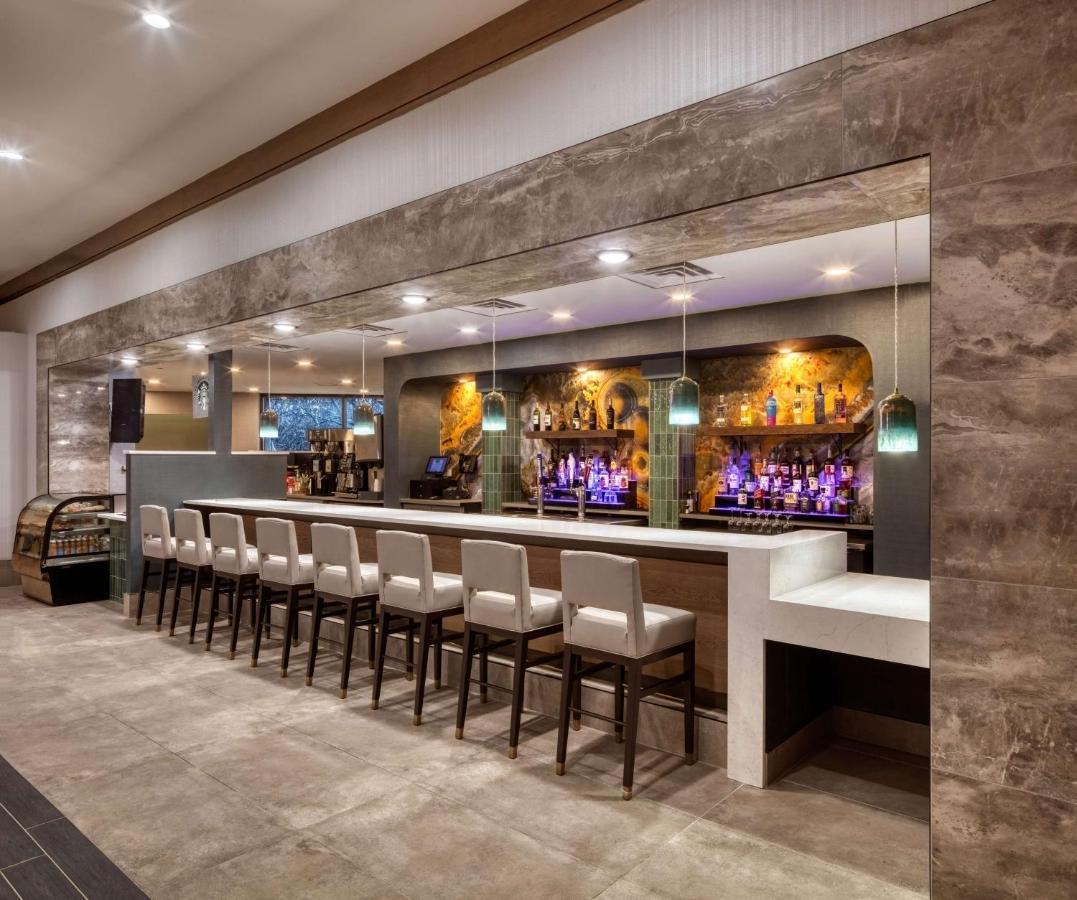 Doubletree By Hilton At Warren Place Hotel