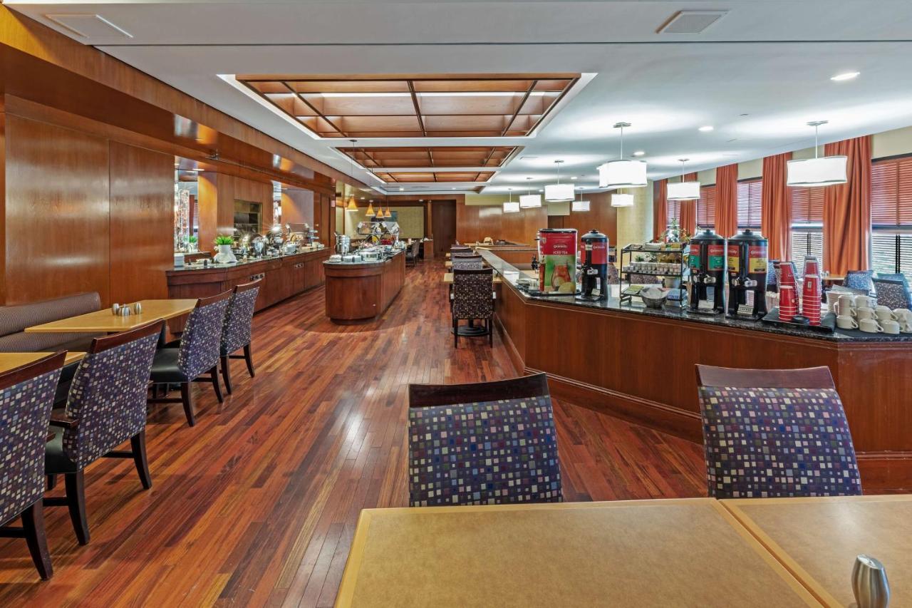 Doubletree By Hilton At Warren Place