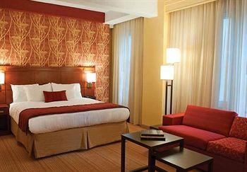 Courtyard By Marriott Downtown