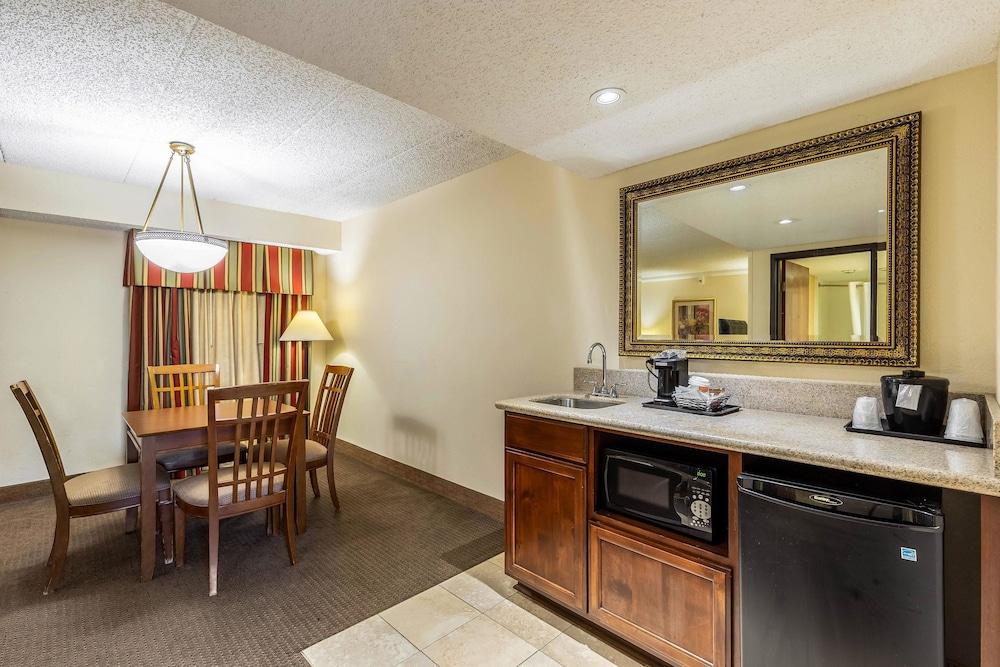 Square Central, I-44 By Oyo Hotel Tulsa