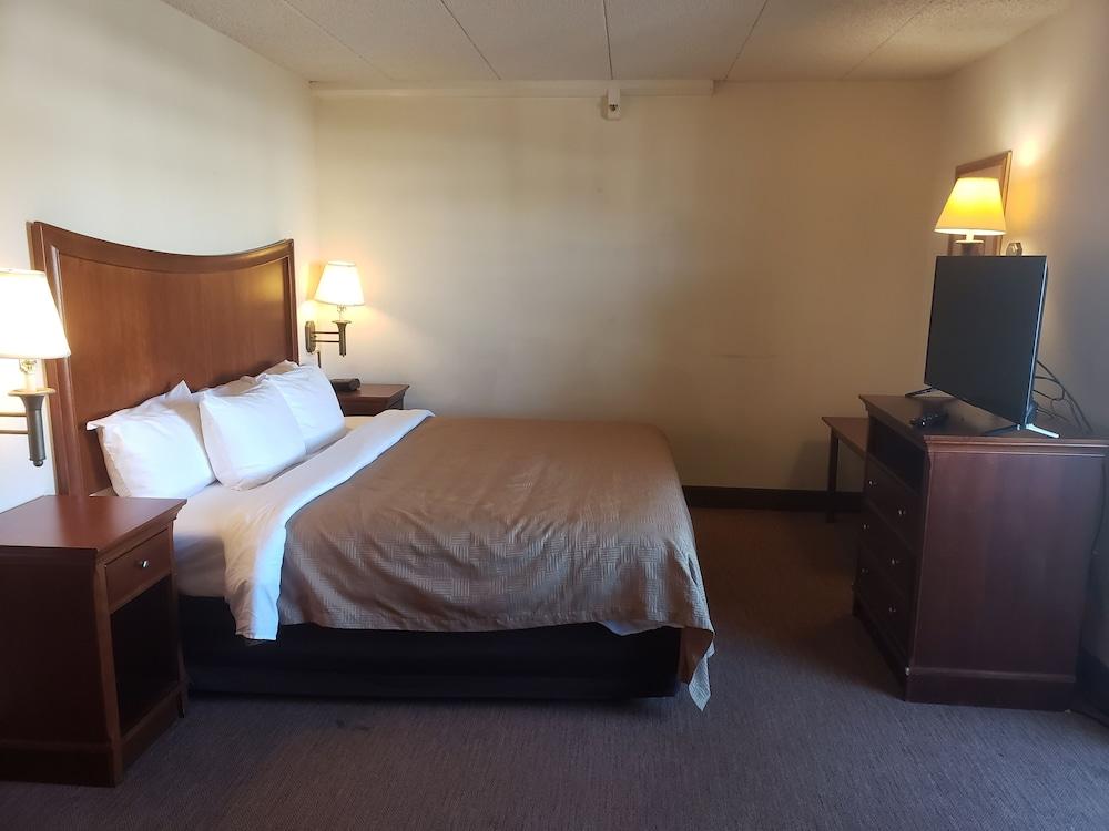 Square Central, I-44 By Oyo Hotel 3*