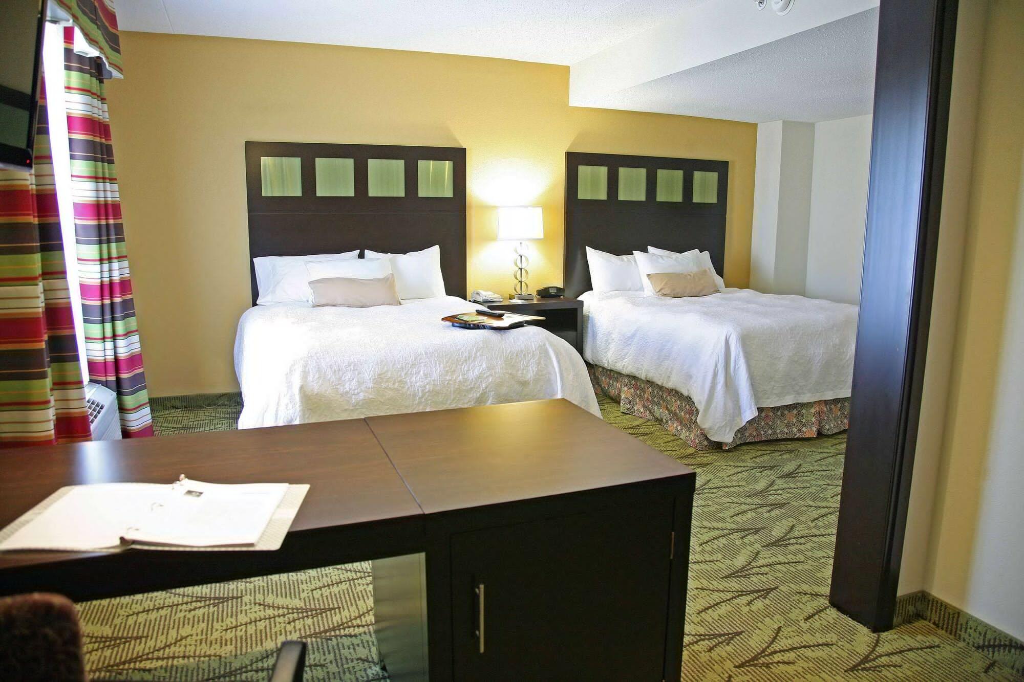 Hampton & Tulsa-woodland Hills 3*