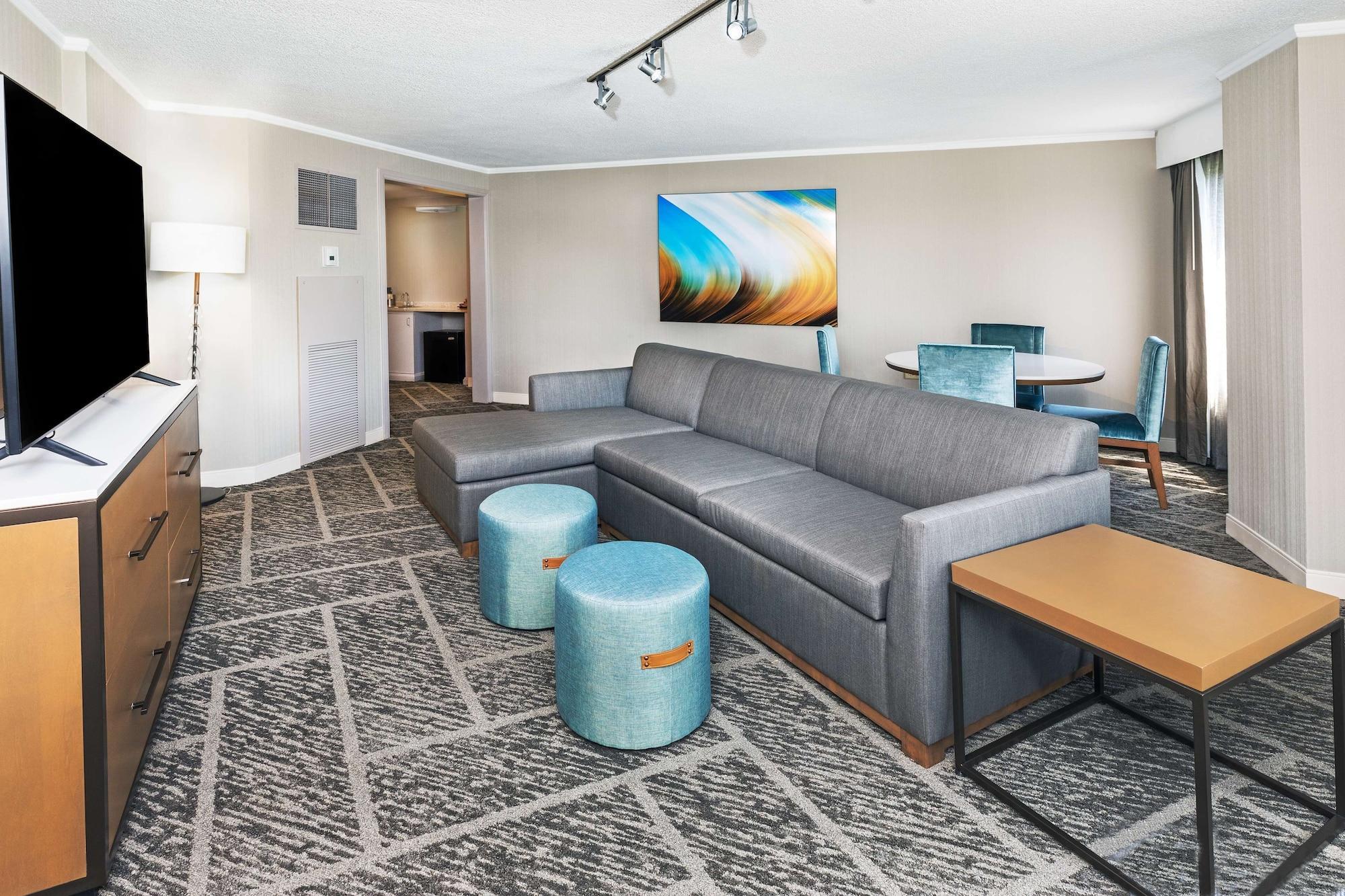 Doubletree By Hilton At Warren Place Hotel Tulsa
