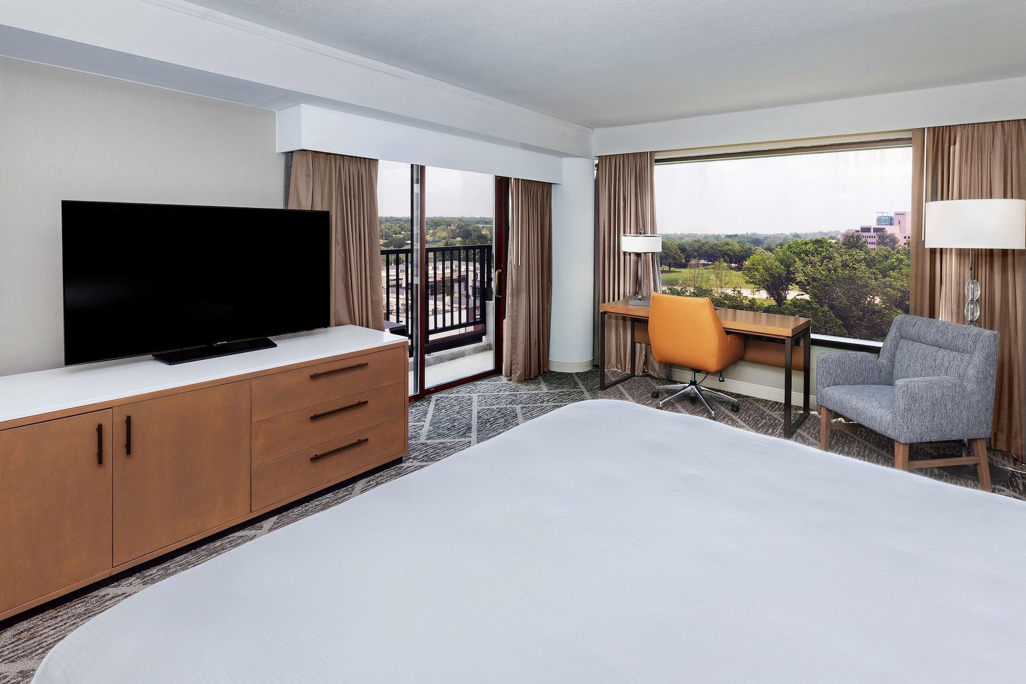 Doubletree By Hilton At Warren Place 3*