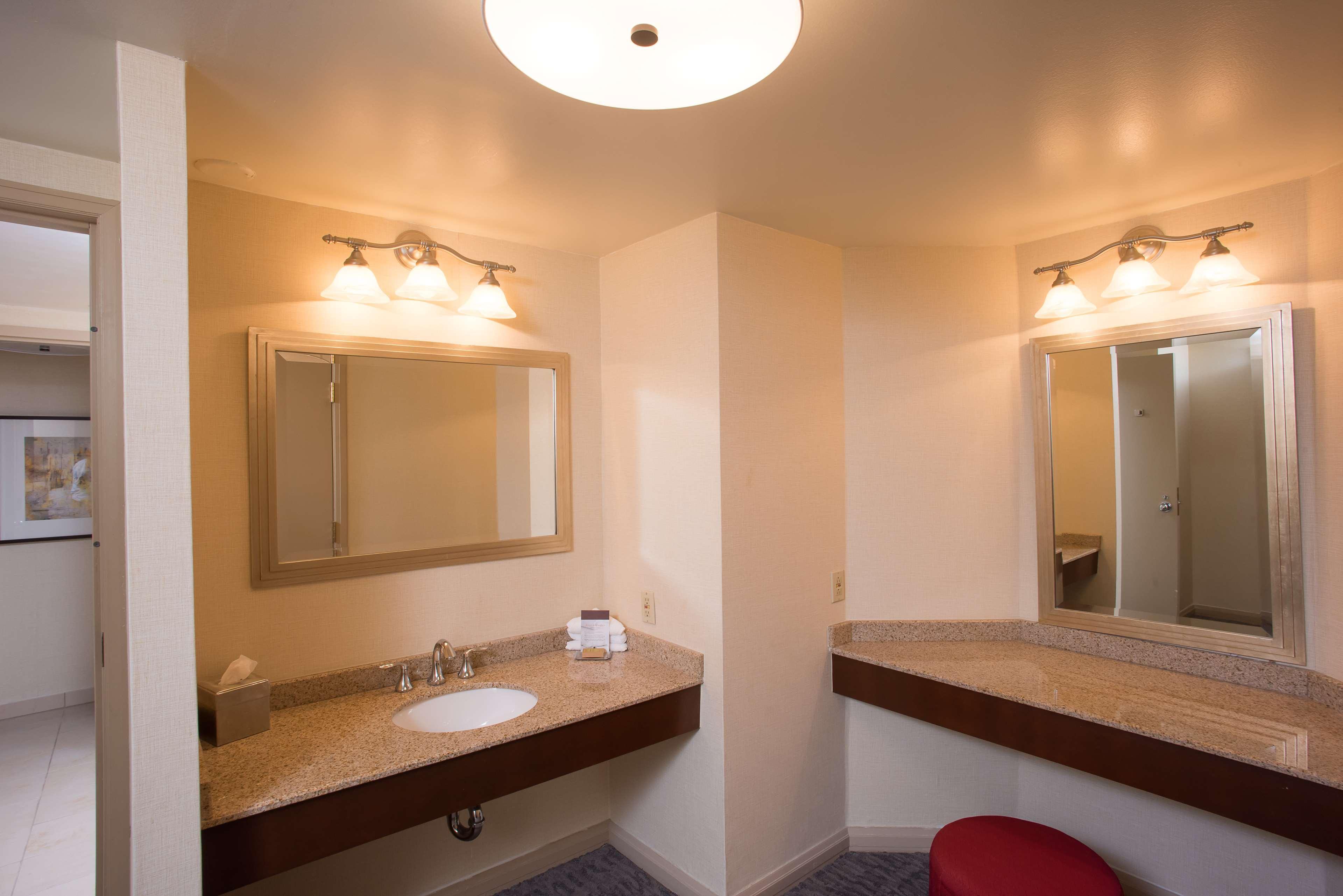 Hotel Doubletree By Hilton At Warren Place