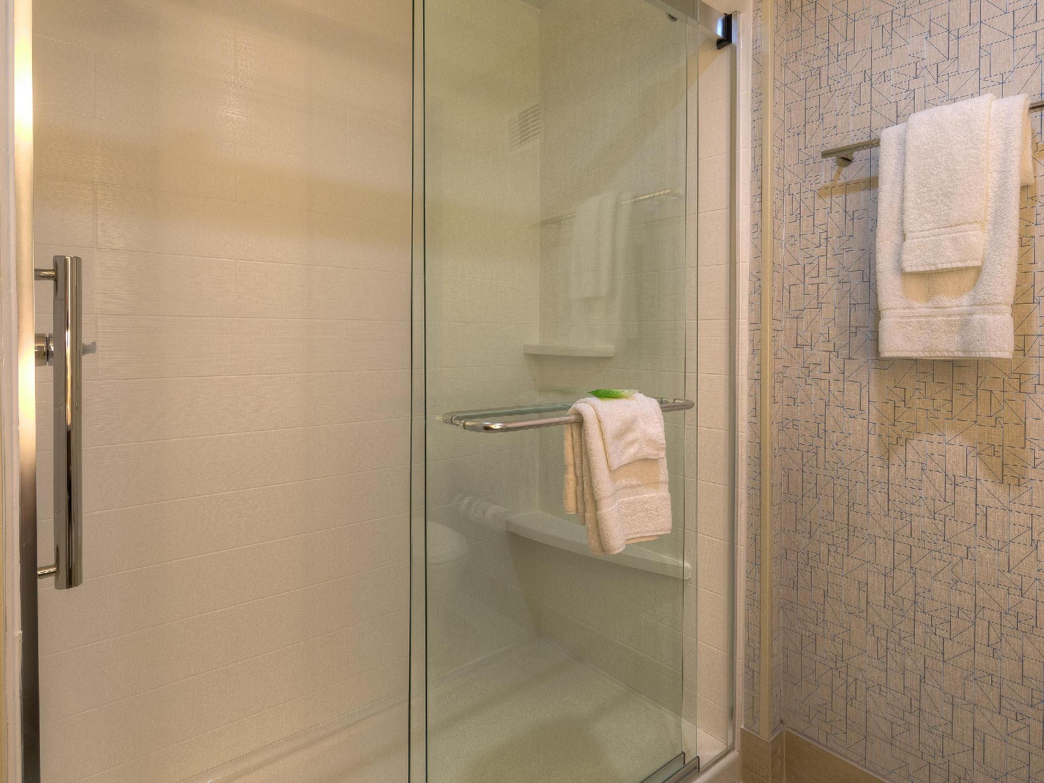Hotel Express & Midtown By Ihg