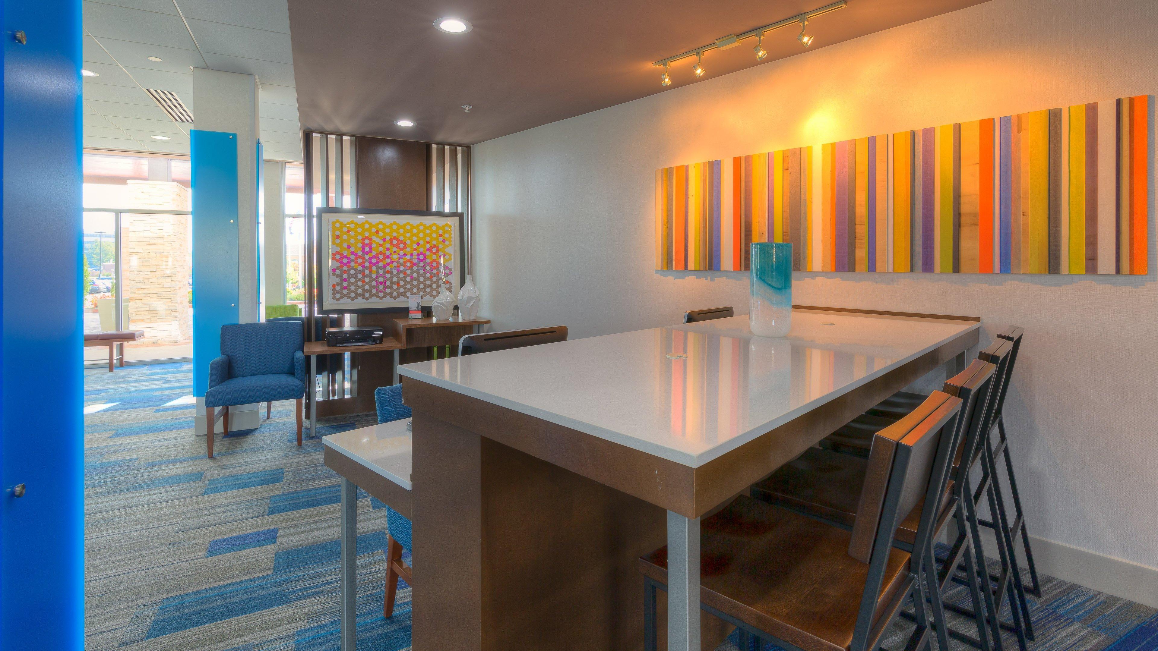 Express & Midtown By Ihg Hotel 3*