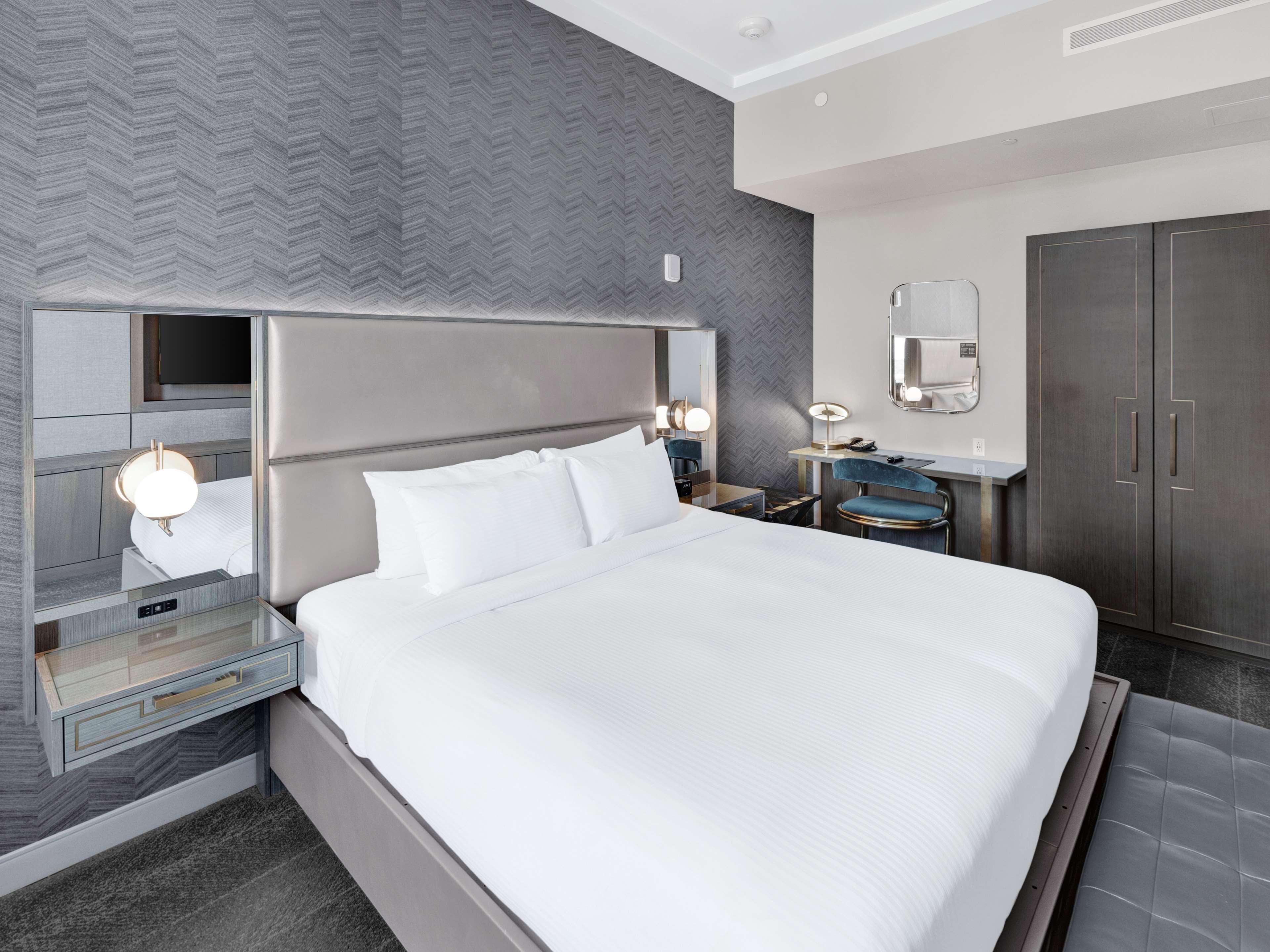 Hotel Club Curio Collection By Hilton 4*