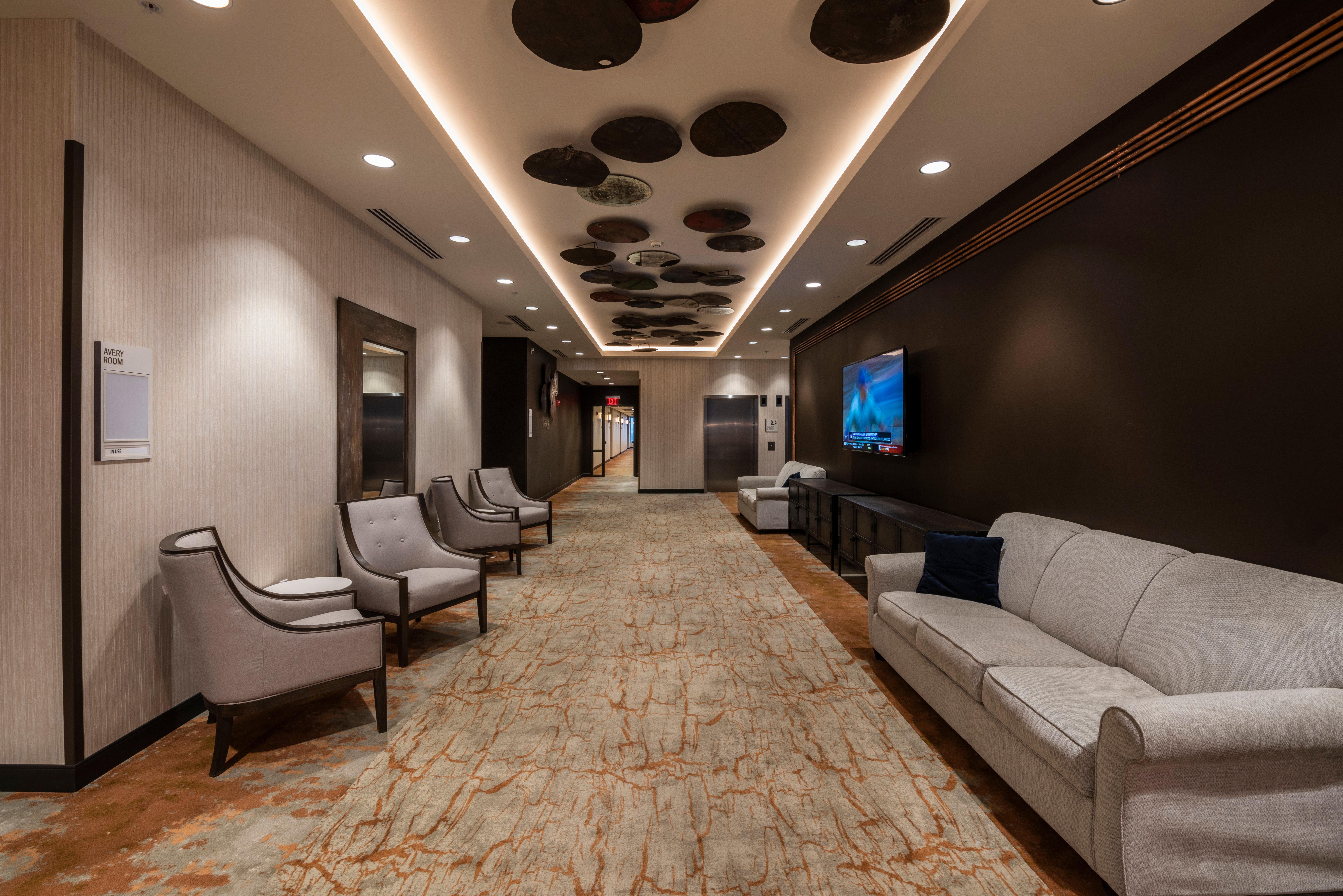 Indigo Dwtn/entertainment Area Hotel