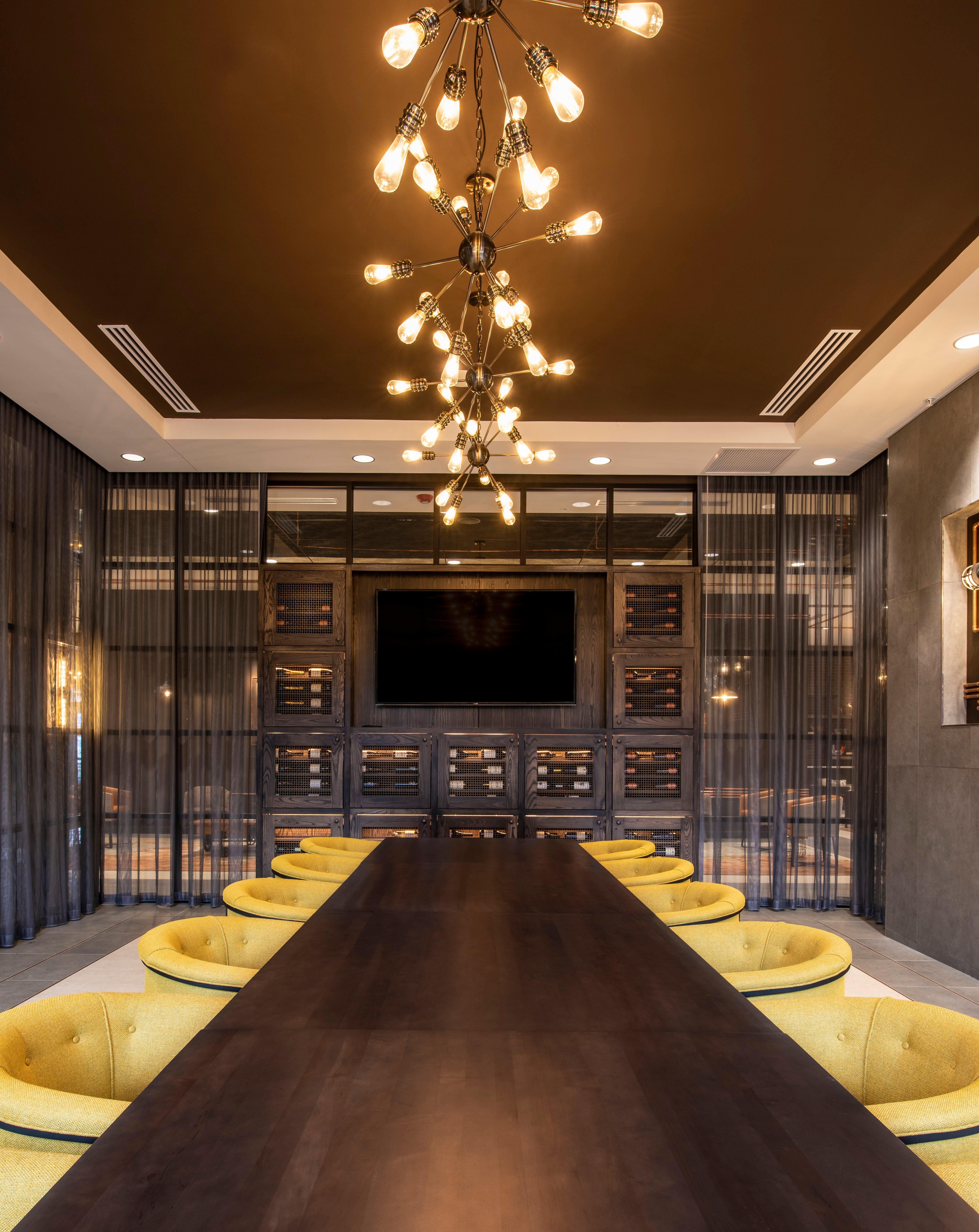 Indigo Dwtn/entertainment Area