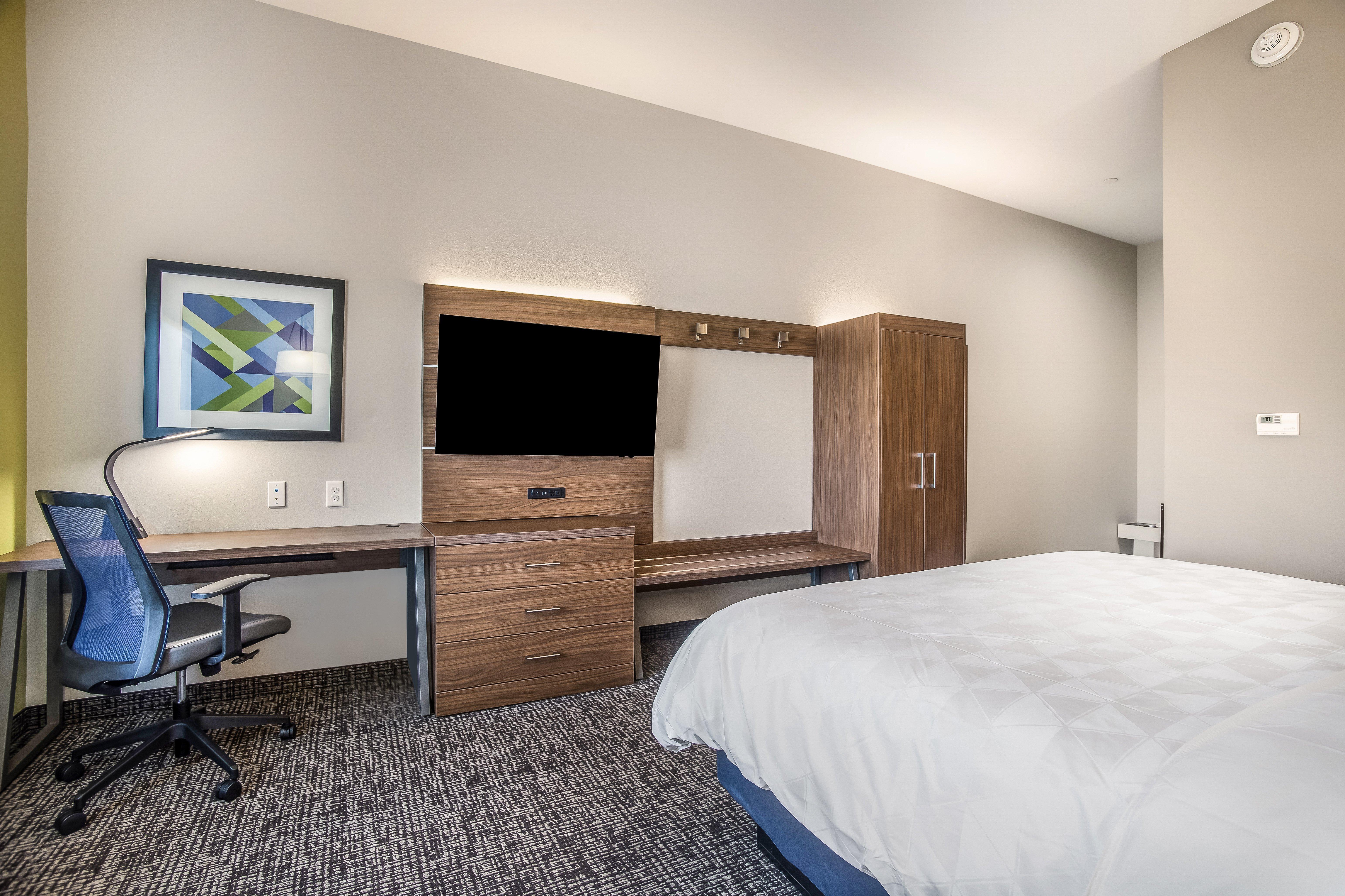 Express & East - Catoosa By Ihg Hotel Tulsa