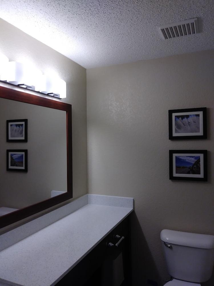 Comfort South - Woodland Hills 2*