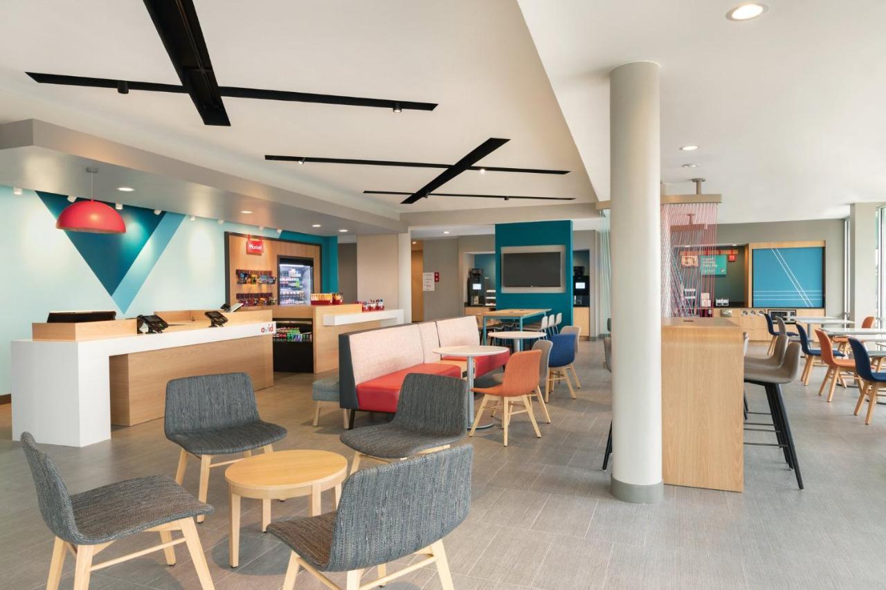 Avid - Hills Hotel