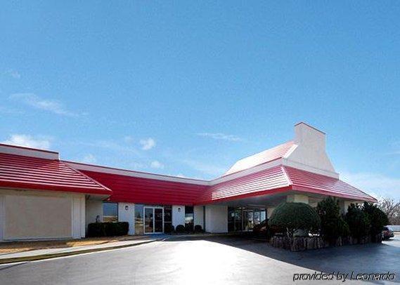 Hotel Econo Airport 2*