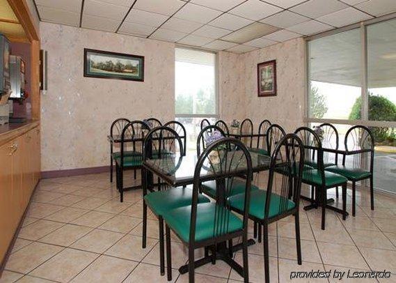 Econo Airport Hotel 2*