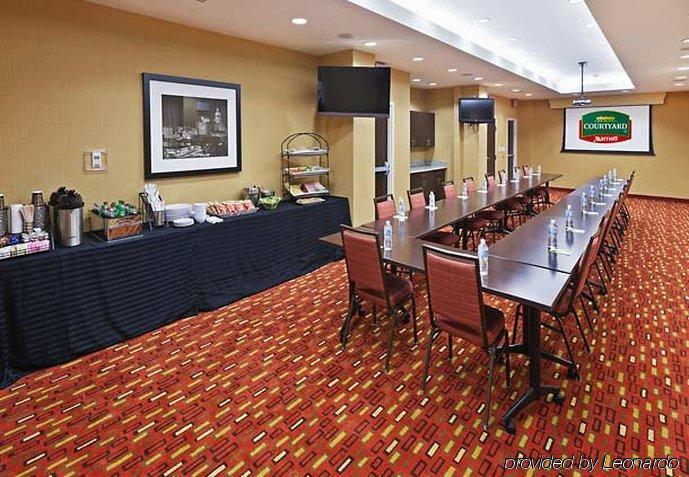 Courtyard By Marriott Downtown 4*