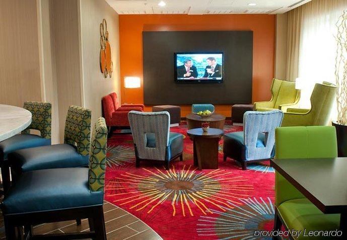 Courtyard By Marriott Downtown