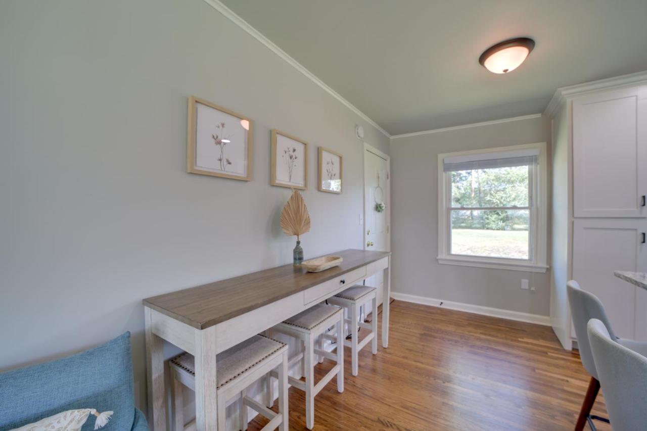 Stylish With Modern Updates! Holiday home