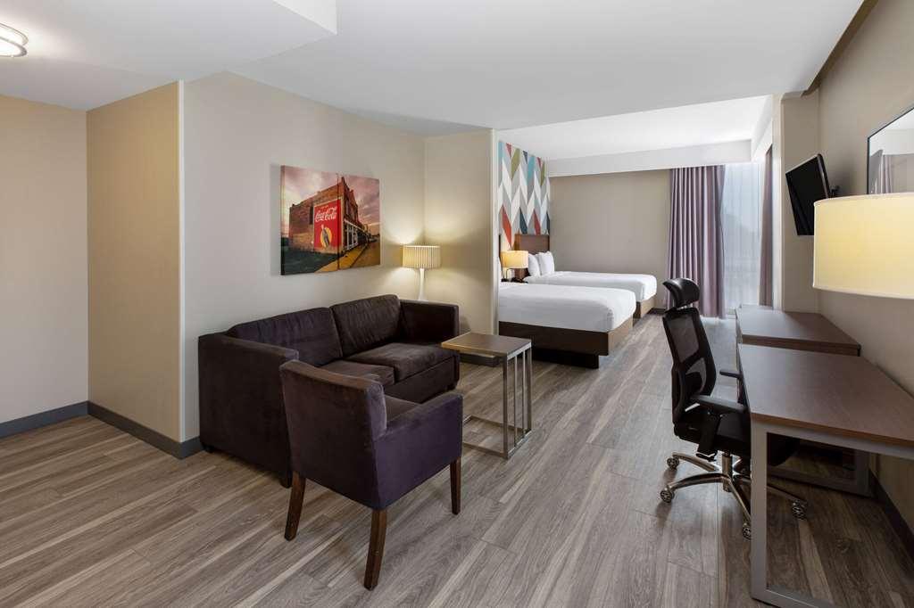 La Quinta & By Wyndham Downtown/route 66 Hotel