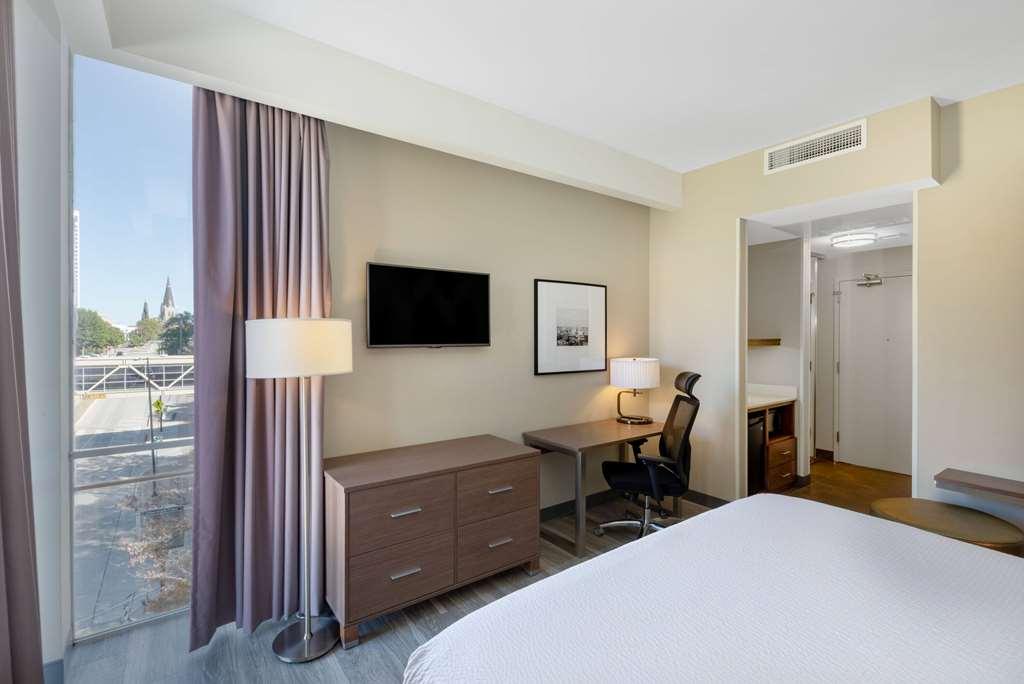 Hotel La Quinta & By Wyndham Downtown/route 66