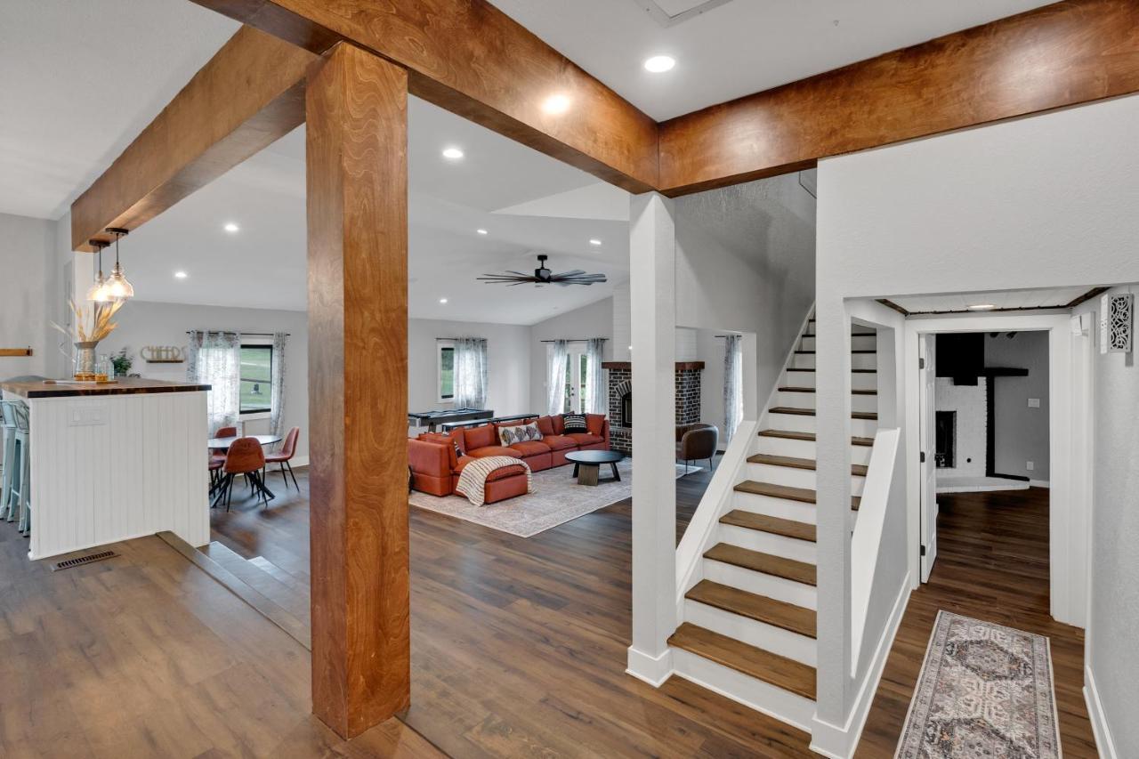 Pool Table, Fireplace, Patio, Office Tulsa
