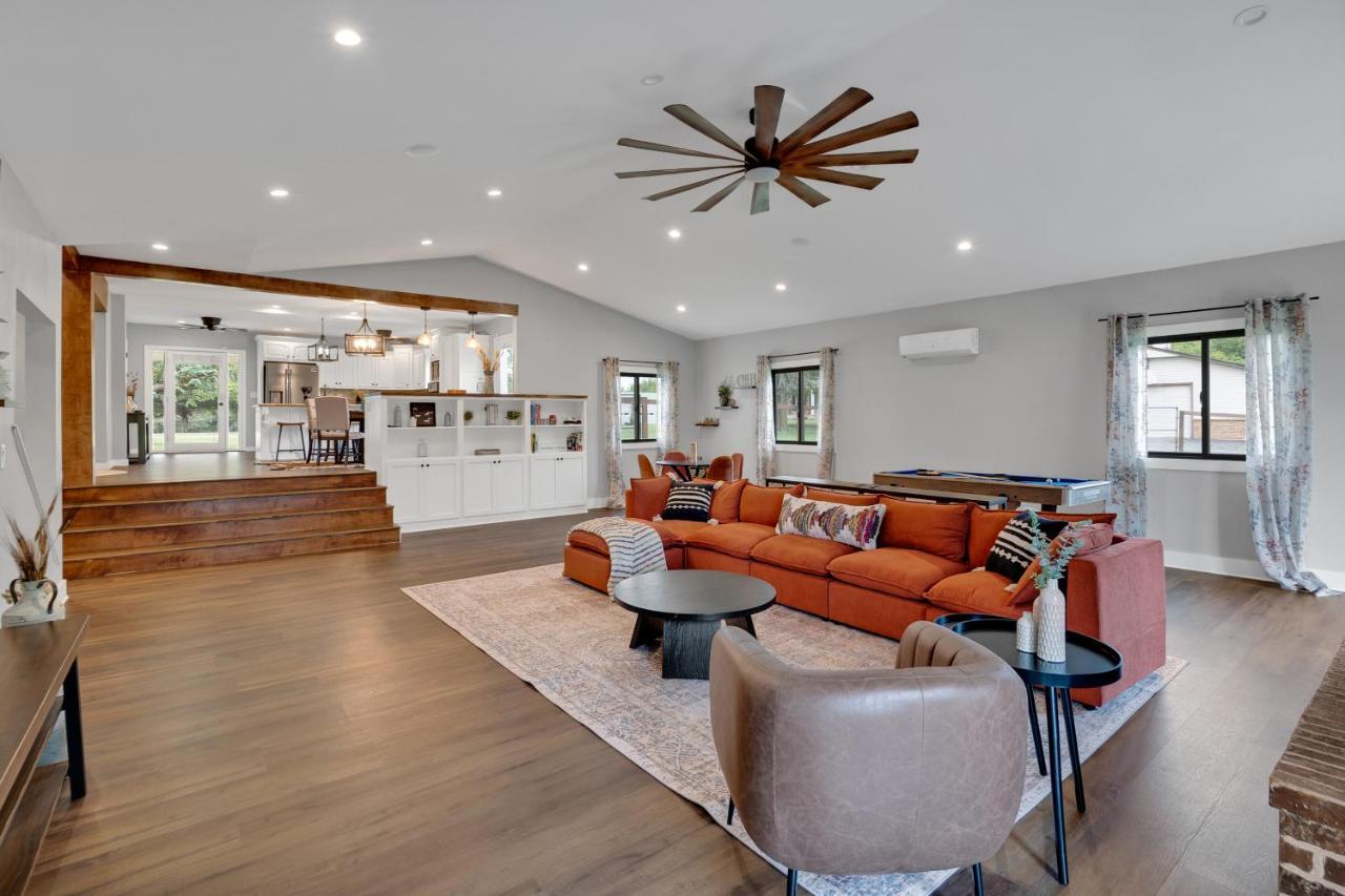 Pool Table, Fireplace, Patio, Office Tulsa