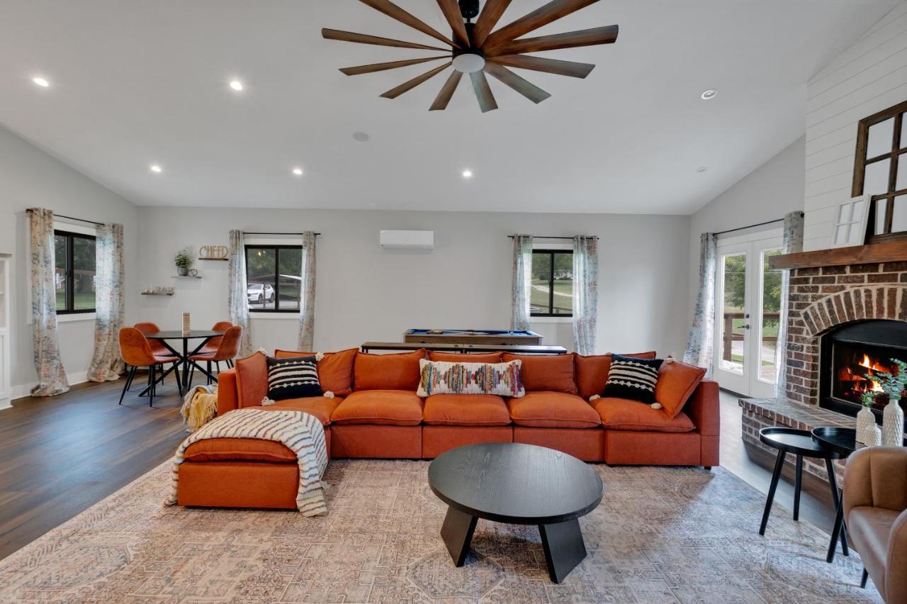 Pool Table, Fireplace, Patio, Office Tulsa