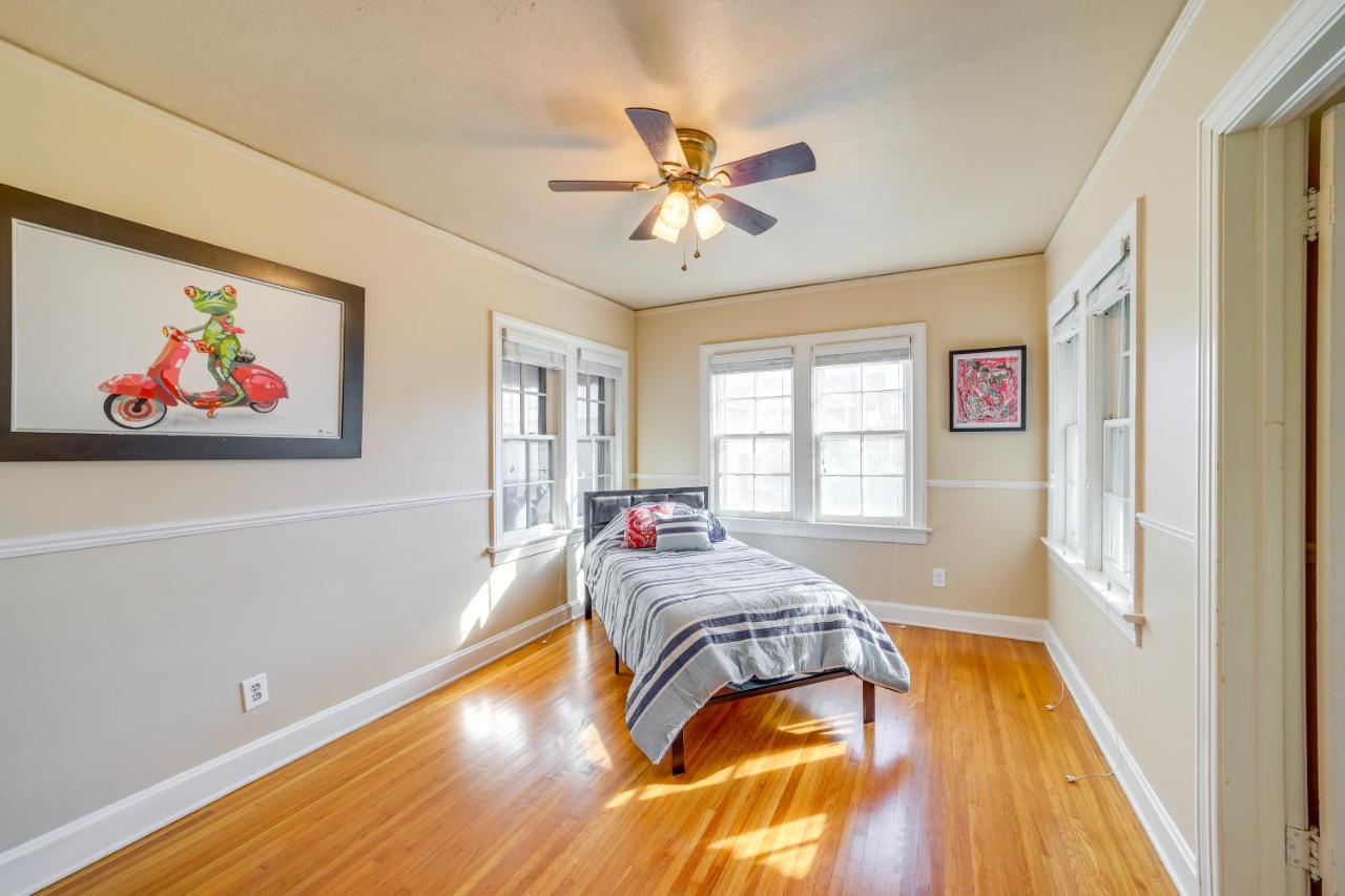 Holiday home Charming Tusla About Half-mi To Expo Square! Tulsa