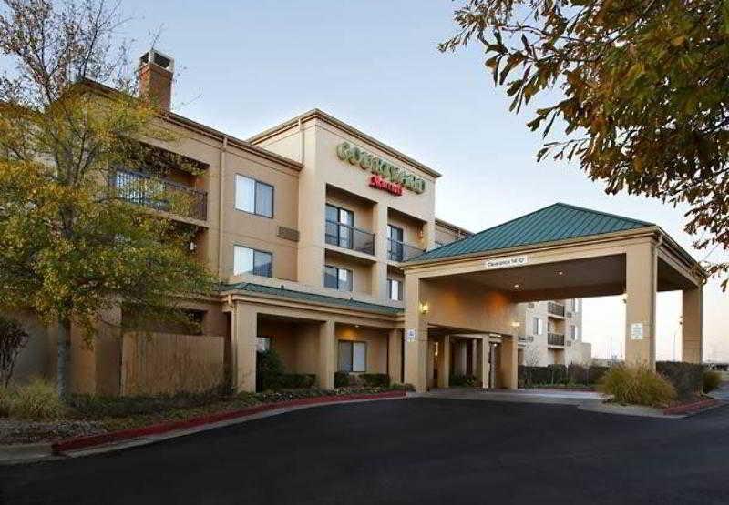 Hotel Courtyard By Marriott 3*