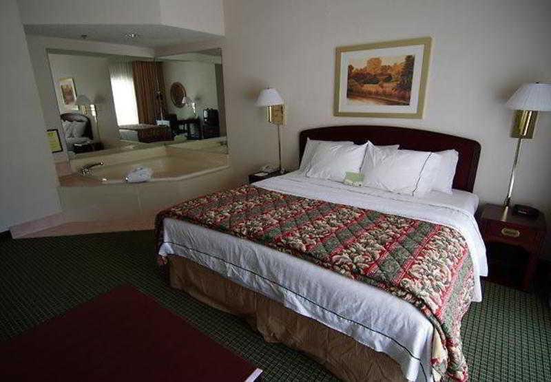Hotel Courtyard By Marriott
