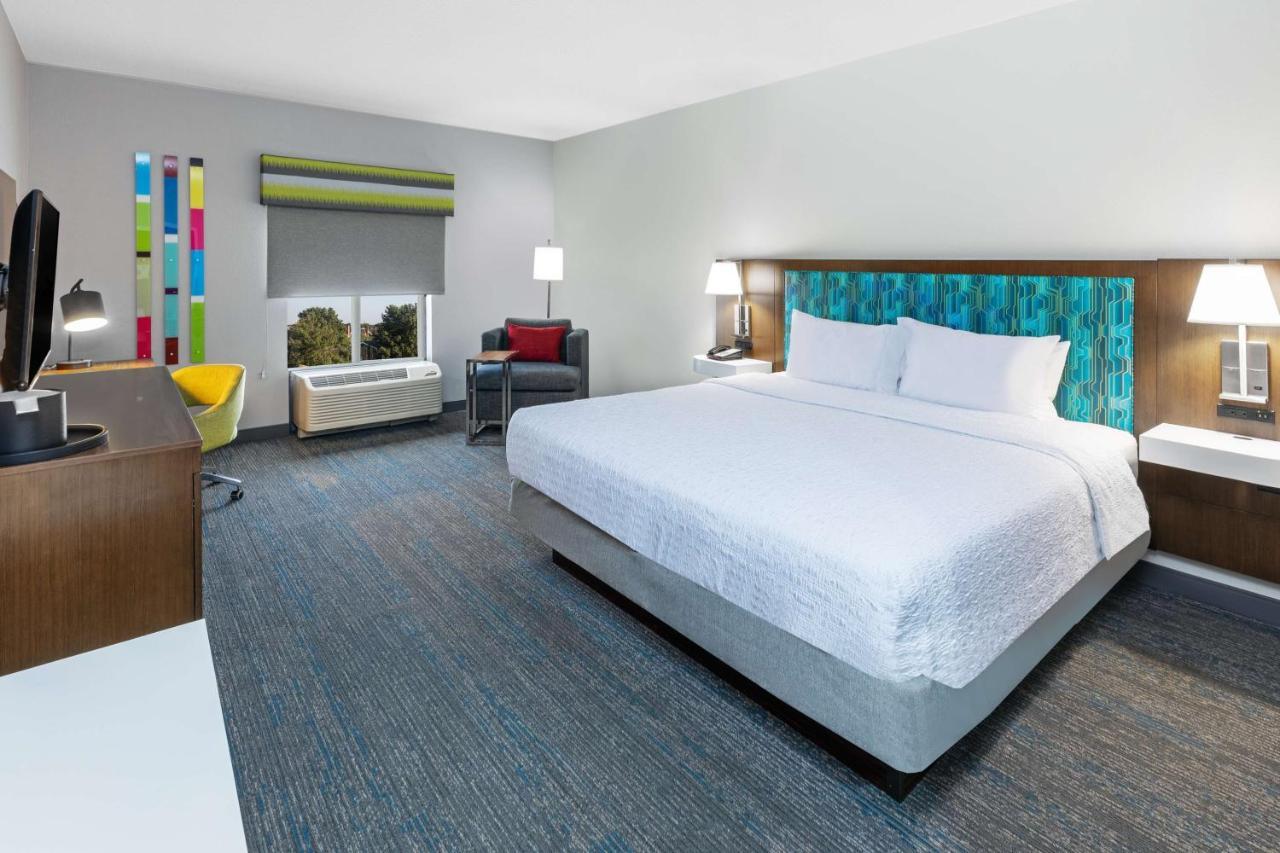 Hampton & Tulsa-woodland Hills Hotel 3*