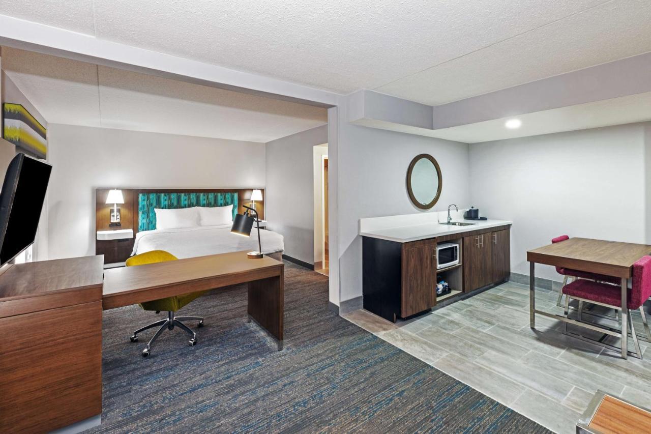 Hotel Hampton & Tulsa-woodland Hills