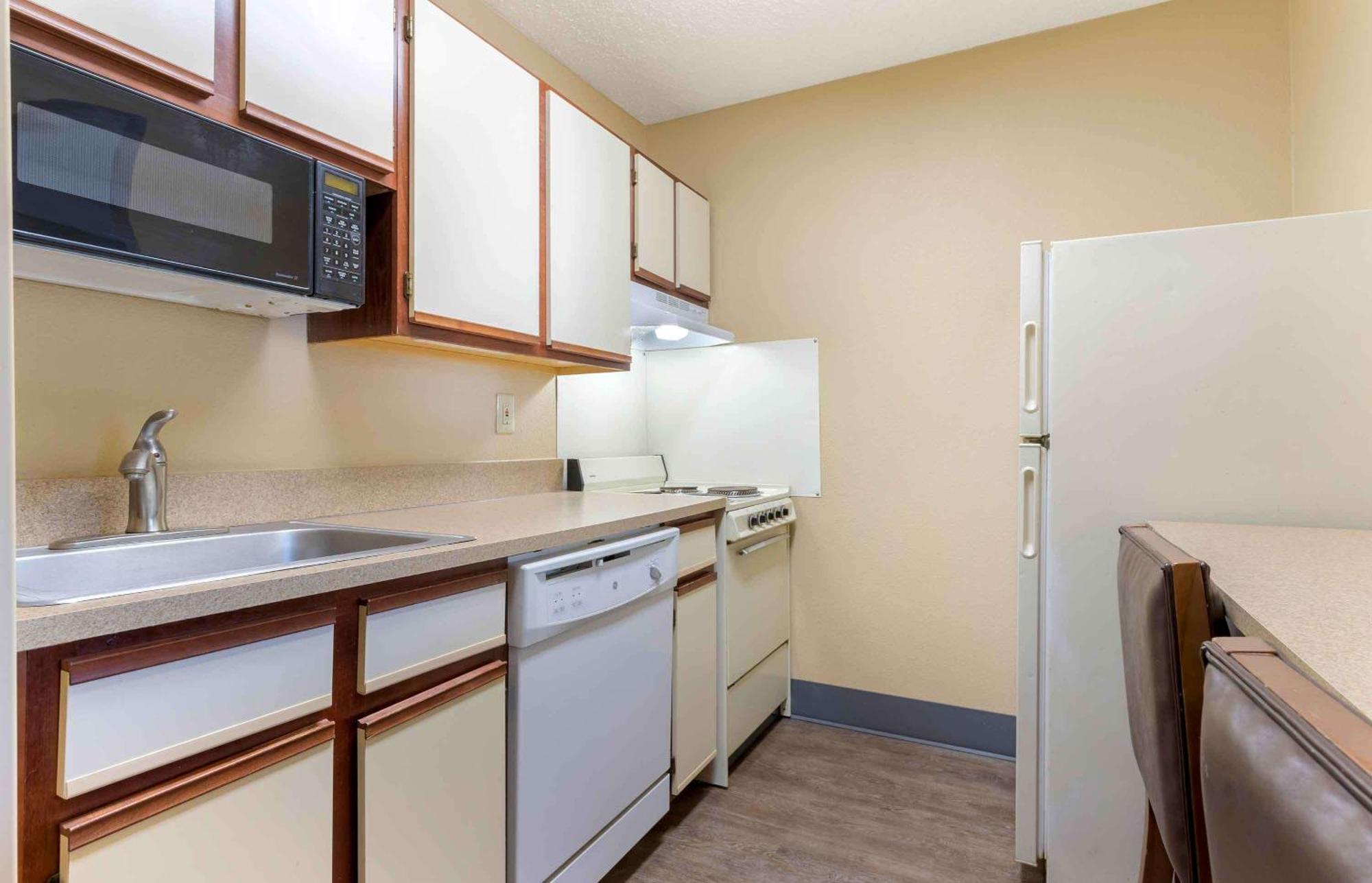 Extended America - - Midtown Hotel