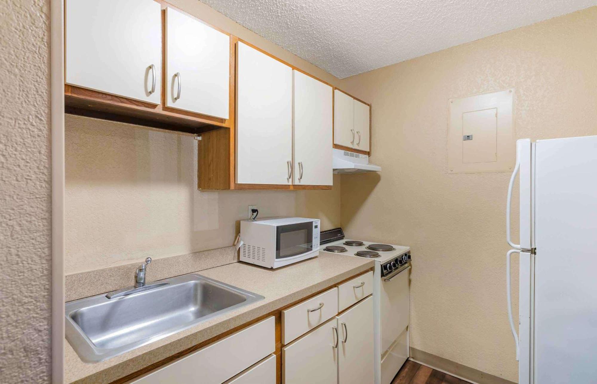 Hotel Extended America - - Midtown Tulsa